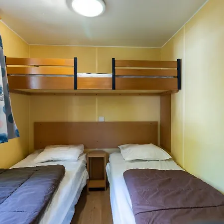 Mobilhome La Clairiere 度假居 *